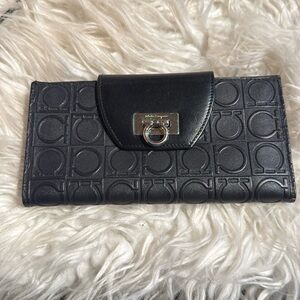🔥LOW START🔥Authentic Salvatore Ferragamo Black Leather Embossed long Wallet